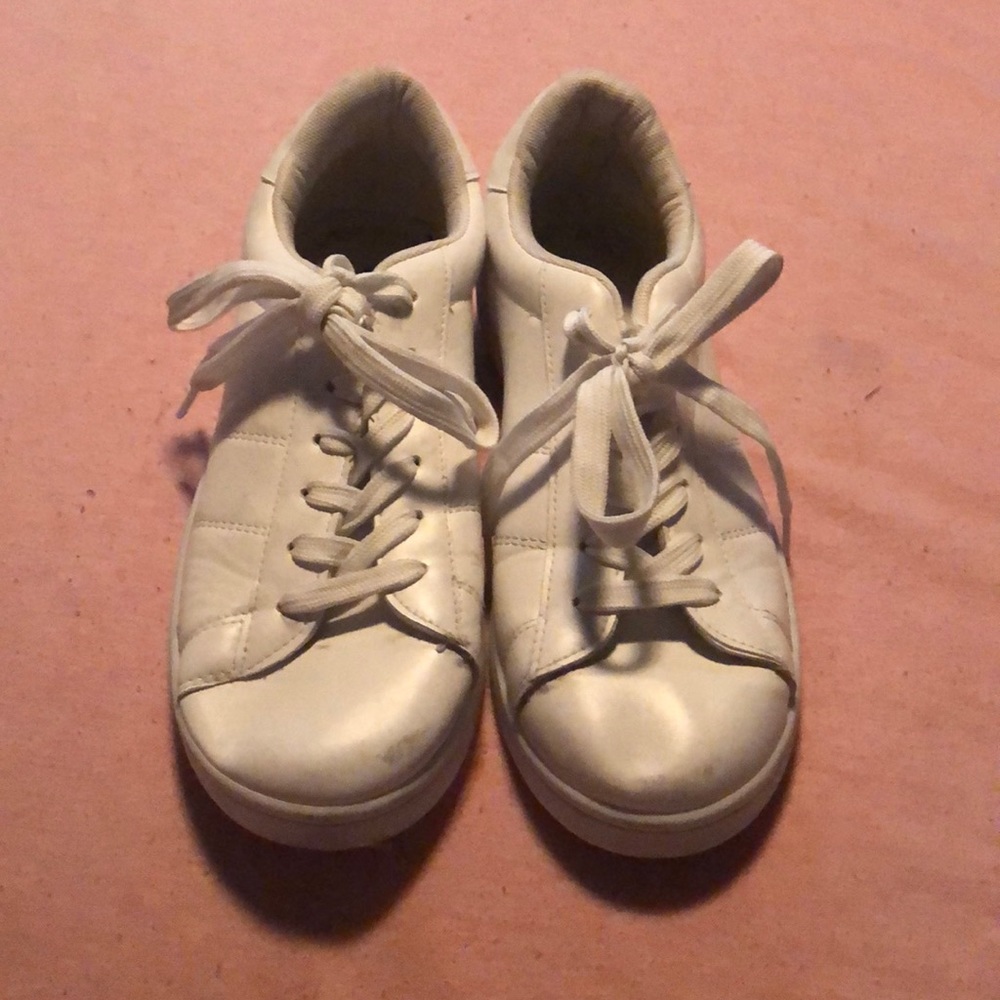 Shoes - Picture 2 of 4